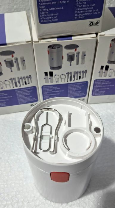 Комплект за почистване, клавиатура, слушалки, диспле