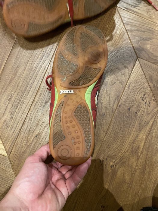 Adidasi fotbal sala sau artificial