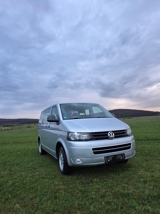 Autoturism WV T5, 9 locuri