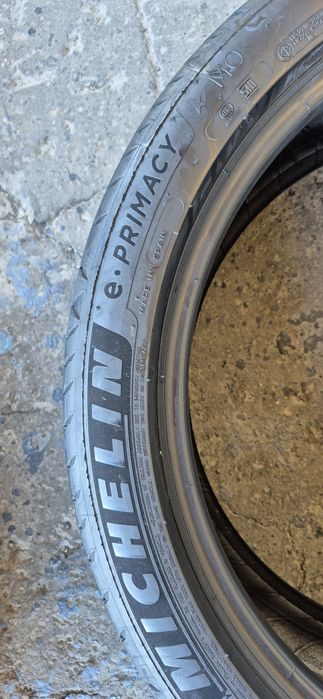 4 anvelope vara Michelin,fata 245/40/20,spate 275/45/20.Pretul este pe bucata.