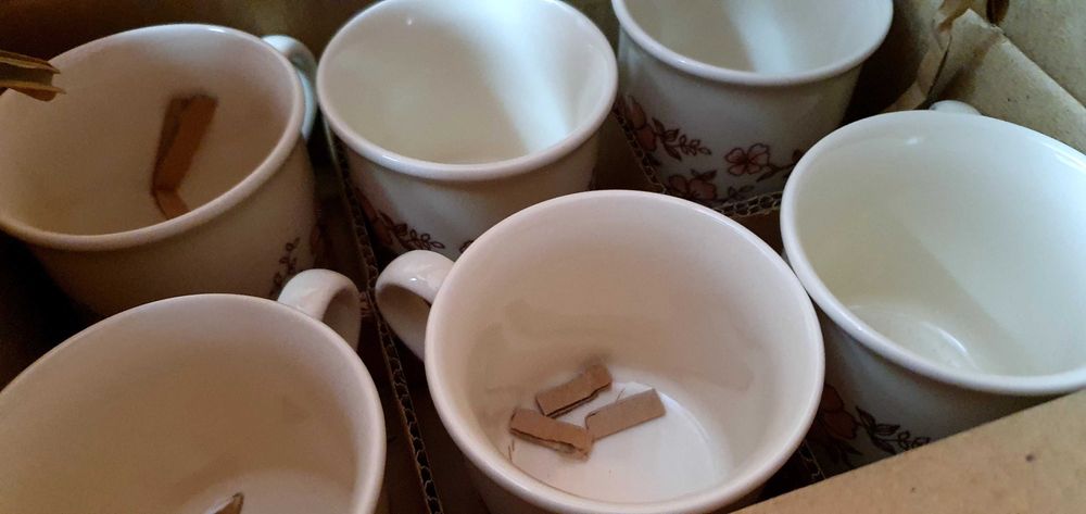 Английски сервиз чай и десерт чисто нов не е разопакован 5 части