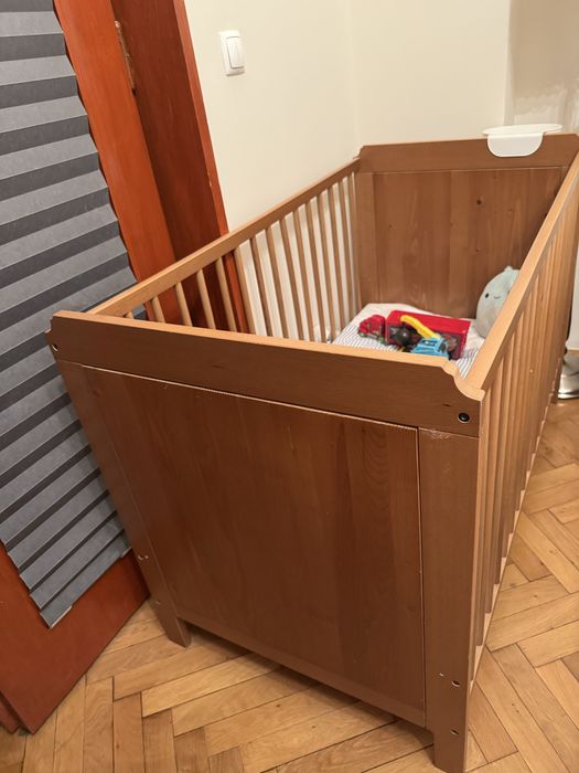 Patut copil, lemn, cu saltea si asternut cadou