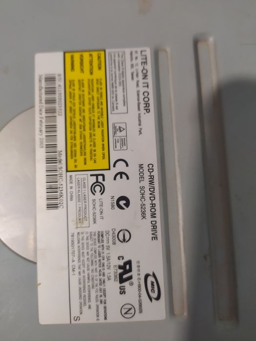 Blok ptitaniya CD DVD va operativka