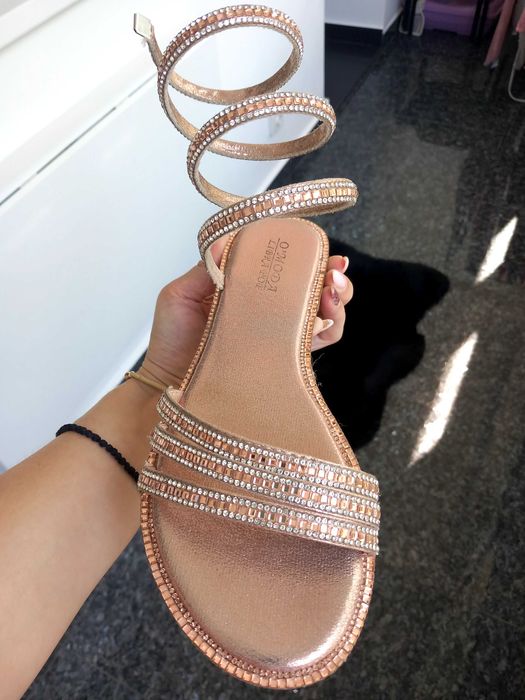 Sandale pe picior 39