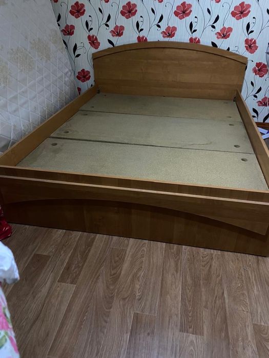 Кровать двуспальная