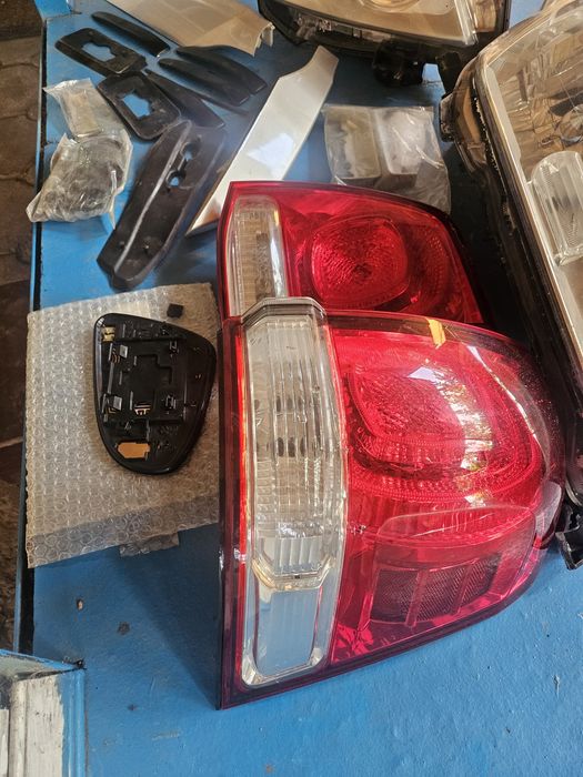 Продам б/у фара  Тоyoтa150