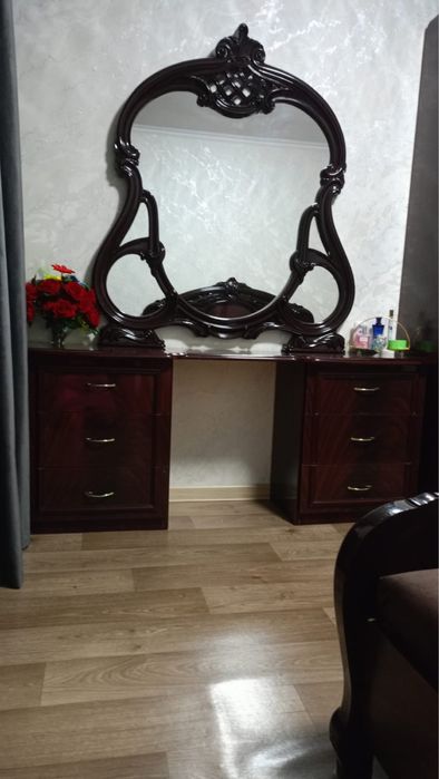 Спальний гарнитур