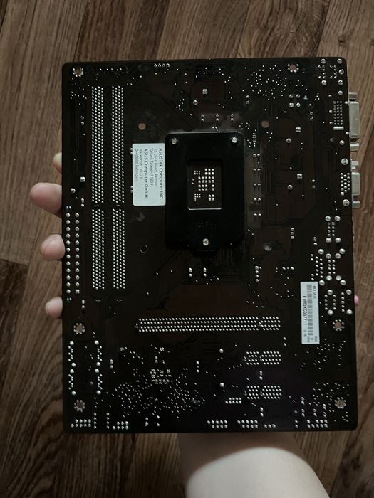 Продам Материнскую плату