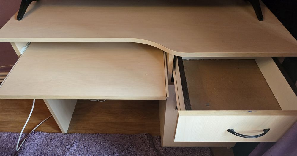 Ocazie! Birou de studiu solid, ca nou, montat.