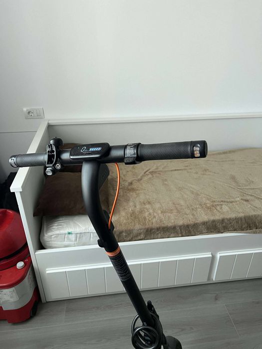Trotinetă electrică - Segway Ninebot KickScooter (din seria E2 sau F2)