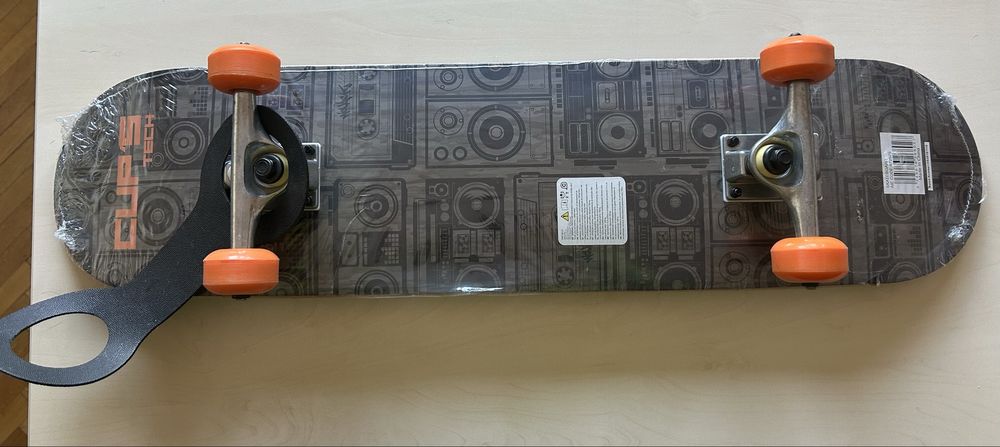 Vand skateboard nou, nedesfacut, la pret bun.