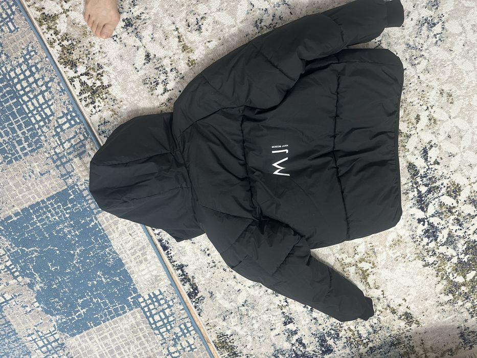 Продам куртки новые