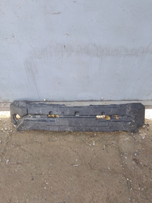 На хондай усилитель бампера продаётся