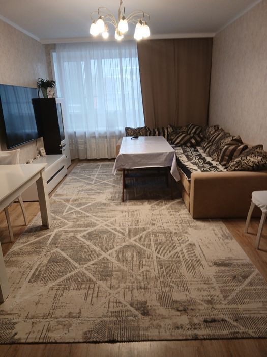 Продам квартиру  трех комнатную