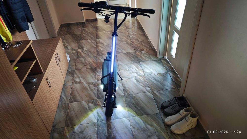 Продавам електрическа тротинетка Vsett 8