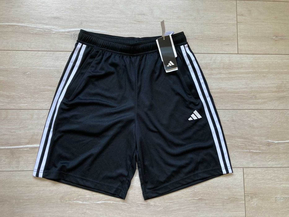 НОВИ Adidas TRAIN ESSENTIALS PIQUÉ 3-STRIPES мъжки къси панталони къс панталон шорти М