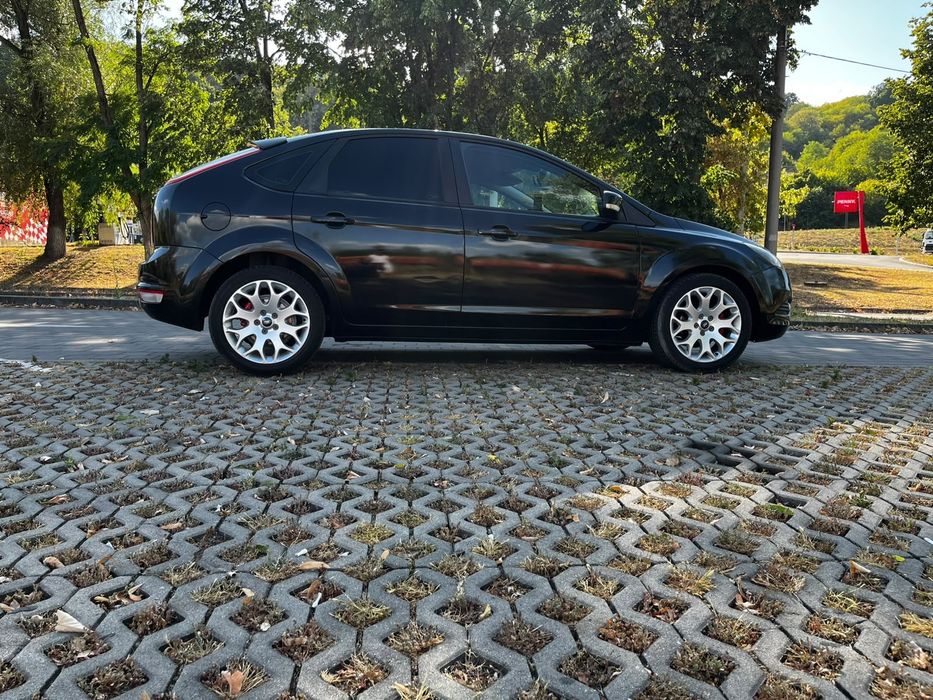 Vând ford focus  1.6 benzină