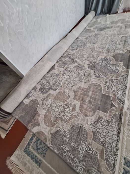 Жақсы Кілем сатылады.