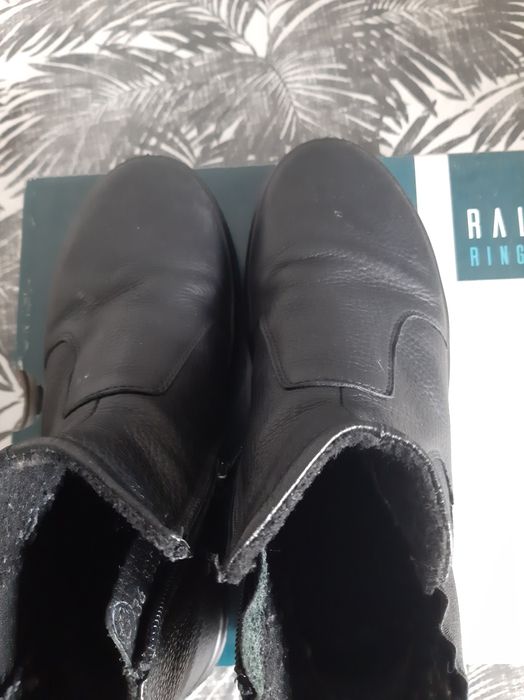 Продам кожаные   демисезонные ботинки для мальчика.