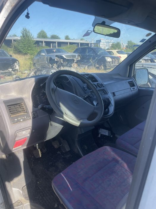 Mercedes Vito на части