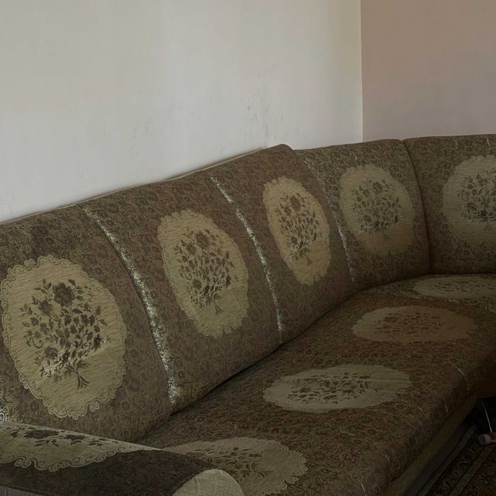 Продам диван угловой с креслом