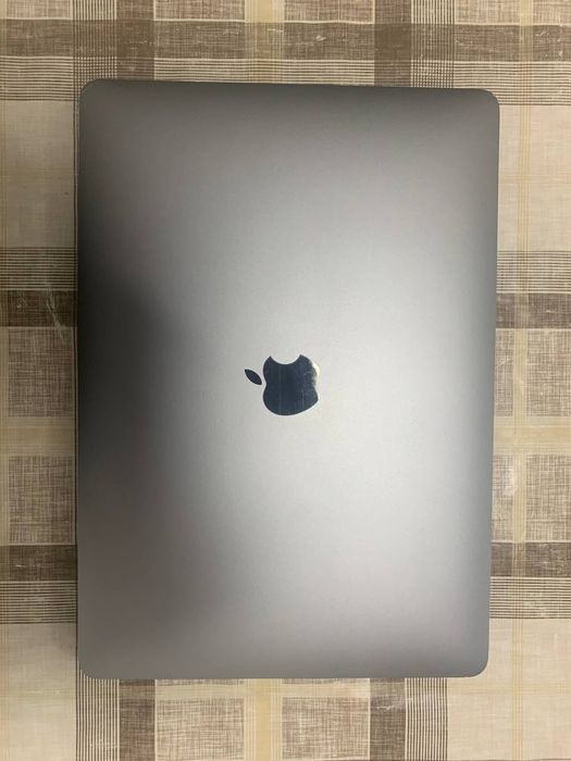 Apple MacBook Pro M2 2022