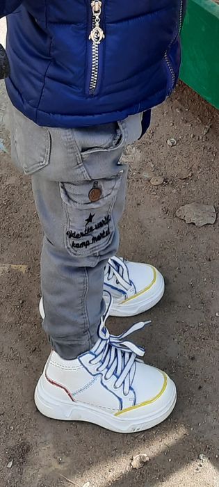 Кроссовки и ботиночки р. 22..