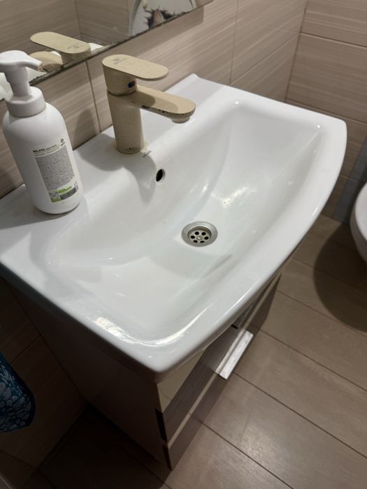 Раковина с тумбой