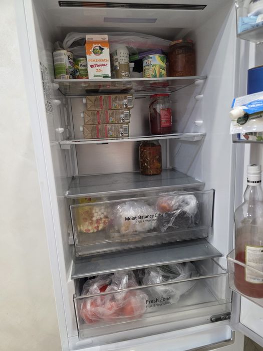 Холодильник.  LG.