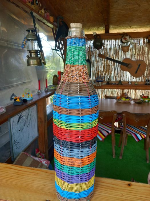 Sticla de 4l îmbrăcată cu sarma de cupru izolată