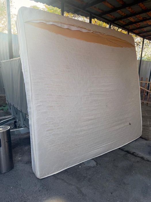 Продам  матрас.