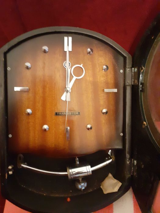 Продава запазени вещи!