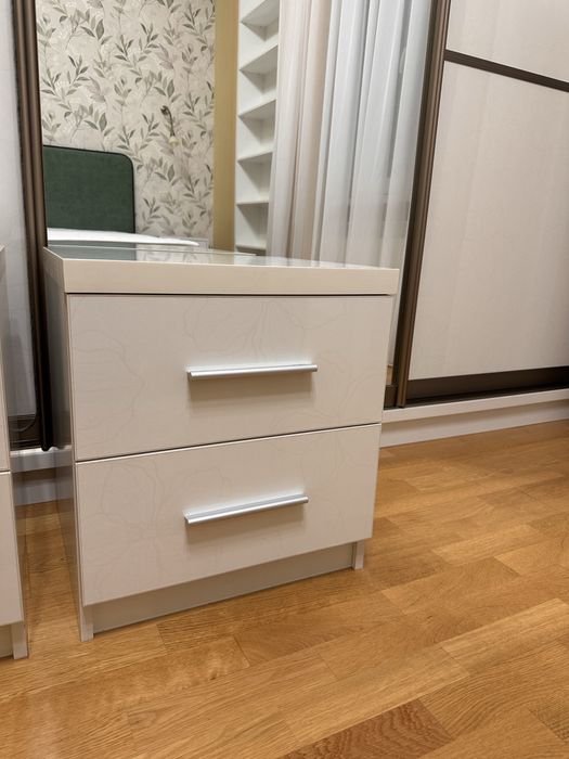 Прикроватные тумбы 2 шт.