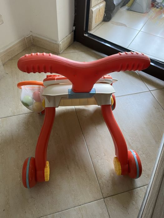 бебешка проходилка за бутане  Fisher Price Push walker