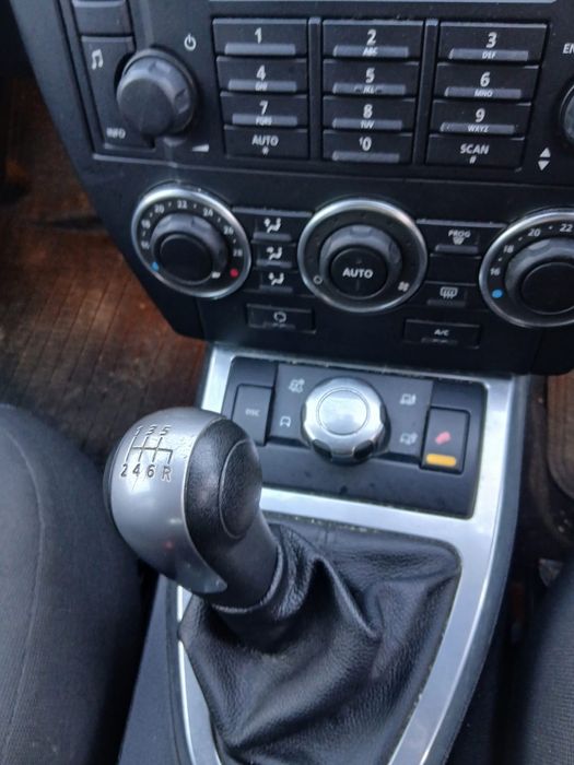 Vând Land Rover Freelander