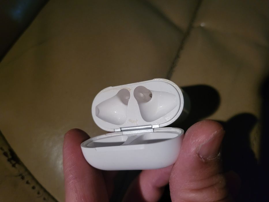 Наушники Apple AirPods