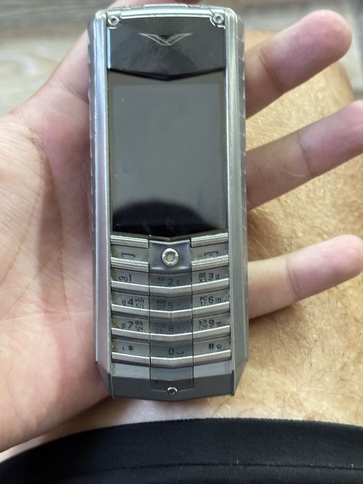 VERTU Ascent knurled black