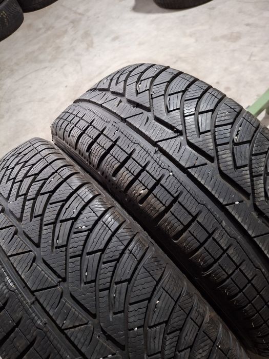 2 Anvelopele de iarnă  225 45 r18 Michelin