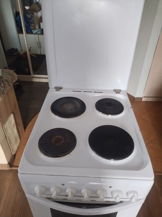 Продам электро плиту