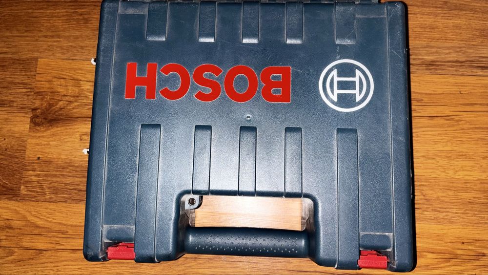 лазерный уровень bosch GCL 2-50