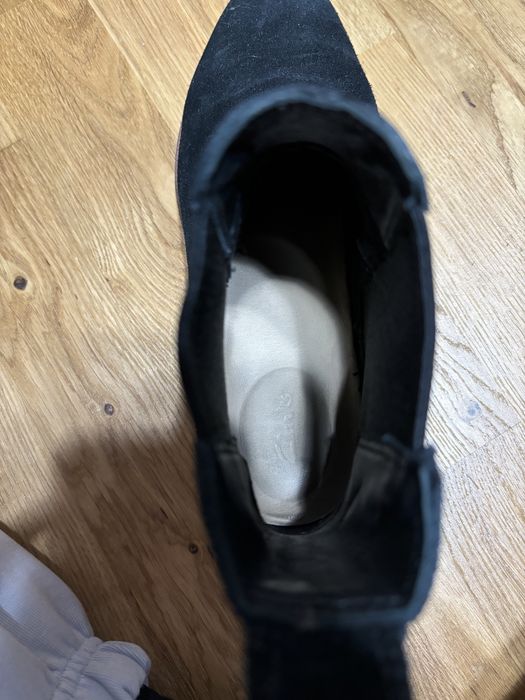 Ghete / botine Clarks piele intoarsa, marimea 37