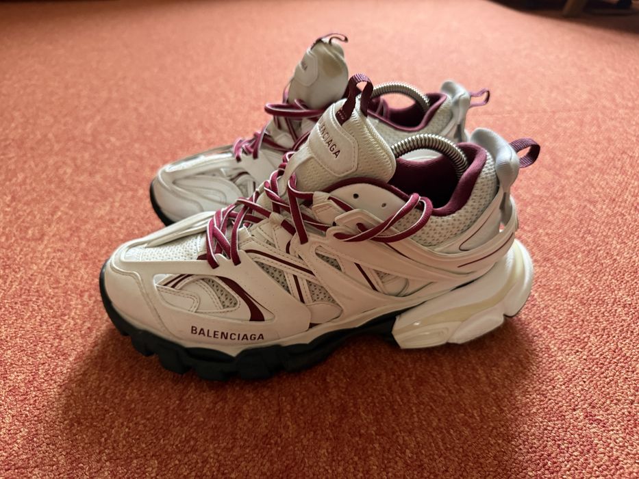 Balnciaga  Track V2, ceea mai buna conditie