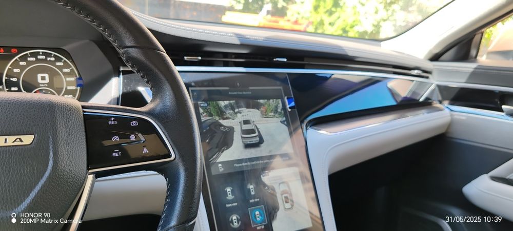 Ниссан венучия машина сотилади