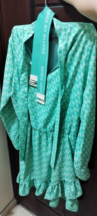 Продавам рокля на Алеса плюс блуза