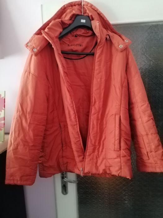 Дамски връхни дрехи 20лв броя