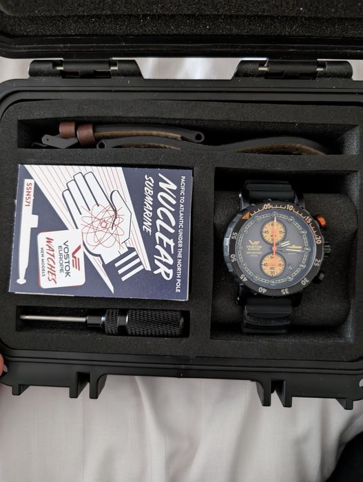 Ceas Vostok Submarine