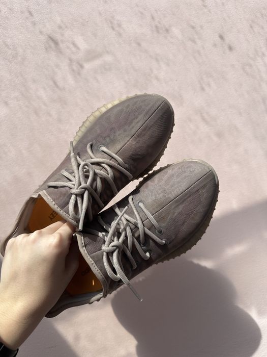 Yeezy Boost 350  V2