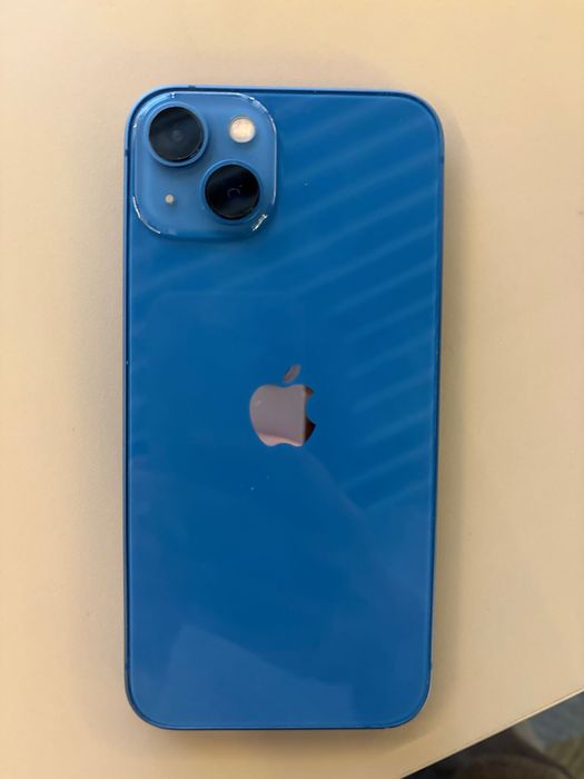 Vând IPhone 13 128 GB