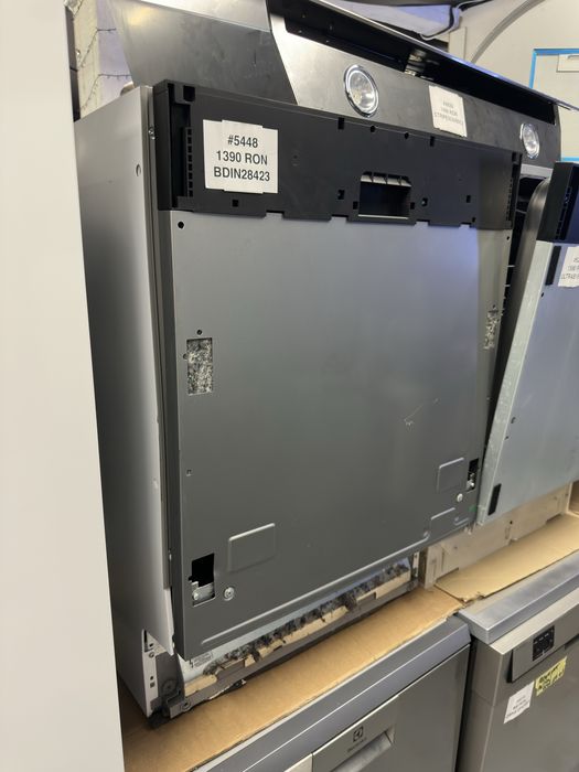 Maşină de spălat vase complet încorporabilă Beko BDIN28423