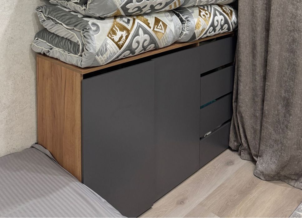 Шкаф серого цвета